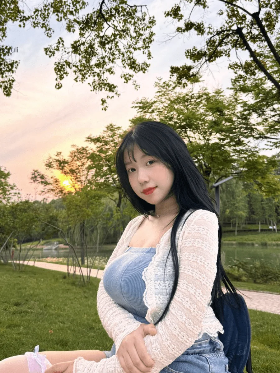 抖音可爱多多杨写真合集895张高清美图41部视频作品赏析